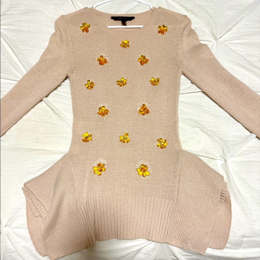 BCBGMaxazria Loretta Beaded Cashmere Blend Pullover in Size XSmall, Gently used